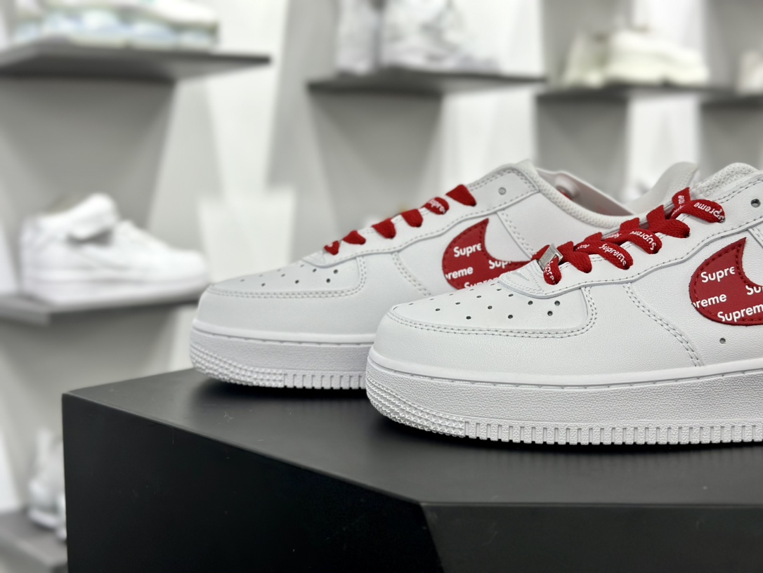 Supreme x Nike Air Force 1'07 Low”White Red”空军一号经典低帮板鞋“Sup联名白红印面钩子”CU9225-101