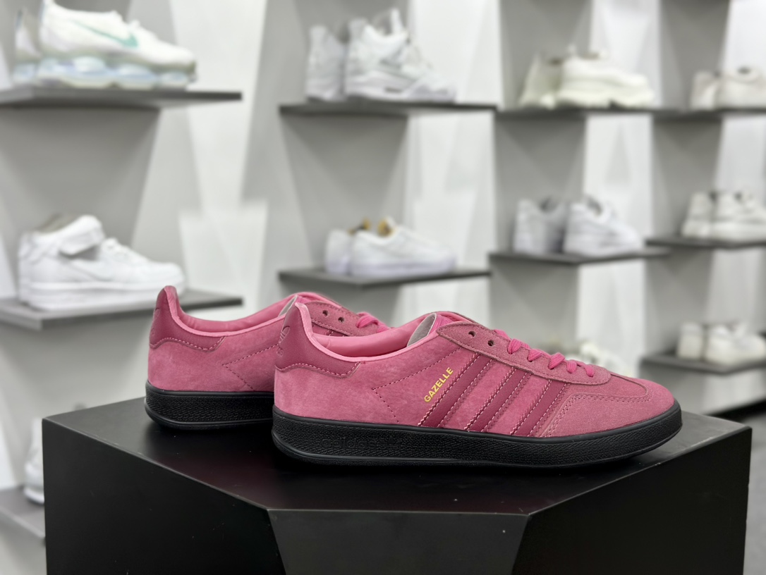 阿迪达斯Adidas Gazelle Indoor Trainers 羚羊内训系列低帮板鞋“麂皮草莓熊桃粉黑”JI2585