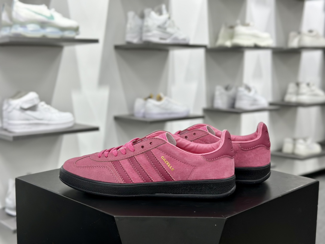 阿迪达斯Adidas Gazelle Indoor Trainers 羚羊内训系列低帮板鞋“麂皮草莓熊桃粉黑”JI2585