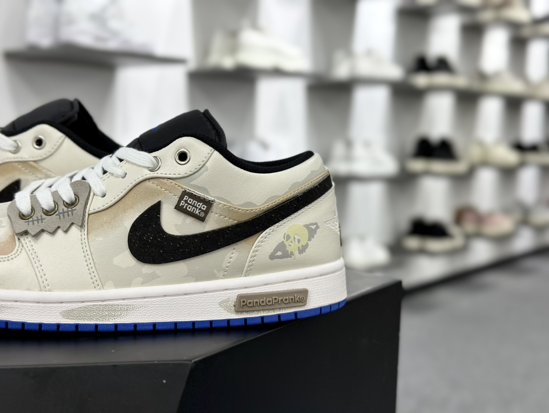 耐克Nike Air Jordan 1 Low”No man's land”AJ1乔丹一代低帮篮球鞋“白黑蓝无人区涂鸦”553558-140