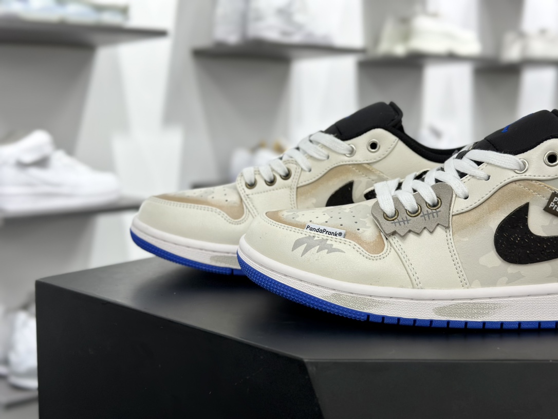 耐克Nike Air Jordan 1 Low”No man's land”AJ1乔丹一代低帮篮球鞋“白黑蓝无人区涂鸦”553558-140