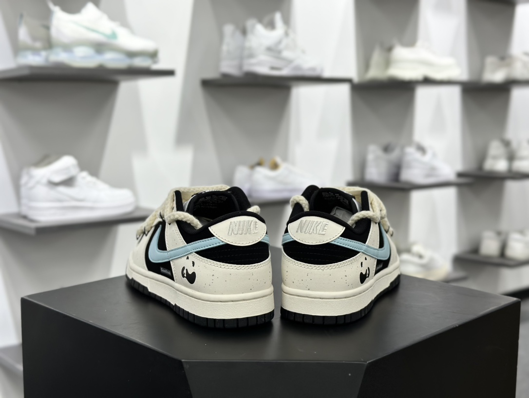 耐克Nike SB Dunk Low Lot”Panda”扣篮系列低帮滑板板鞋“米白黑蓝莓小熊猫涂鸦绑绳”DD1391-100