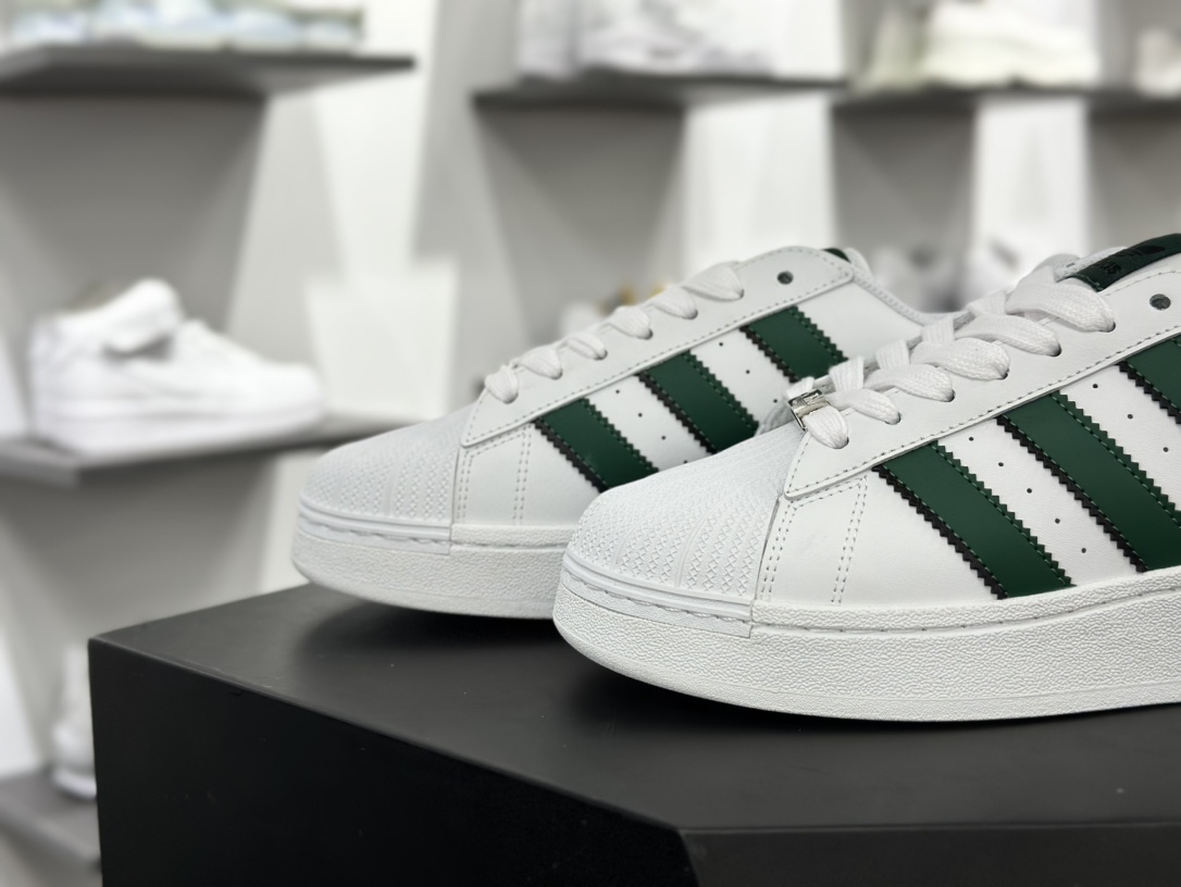 三叶草Adidas Originals Superstar XLG 贝壳头系列低帮运动板鞋“皮革白深绿黑字母LOGO”IE0760