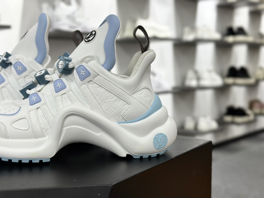 LV路易威登Louis Vuitton Archlight Sneakers 探视系列低帮运动鞋“白浅蓝压纹LV老花串珠”1AD28H