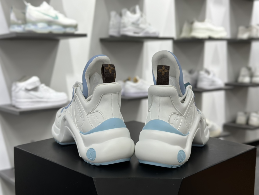 LV路易威登Louis Vuitton Archlight Sneakers 探视系列低帮运动鞋“白浅蓝压纹LV老花串珠”1AD28H