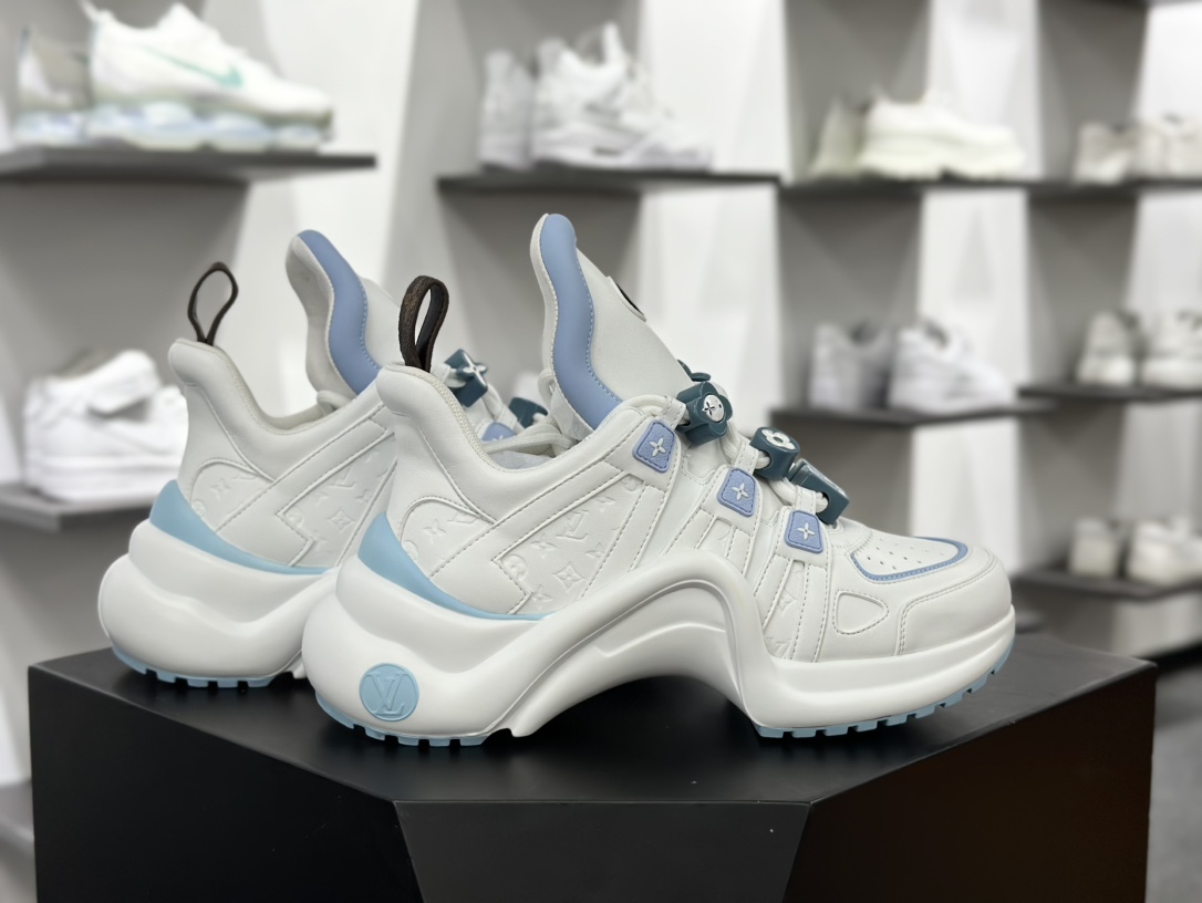 LV路易威登Louis Vuitton Archlight Sneakers 探视系列低帮运动鞋“白浅蓝压纹LV老花串珠”1AD28H