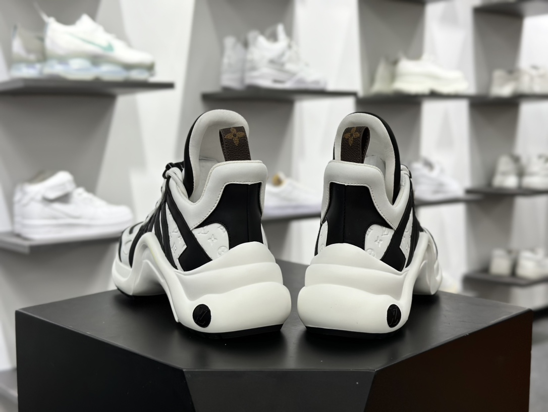 LV路易威登Louis Vuitton Archlight Sneakers 探视系列低帮运动鞋“白黑压纹LV老花熊猫串珠”1AD2GH