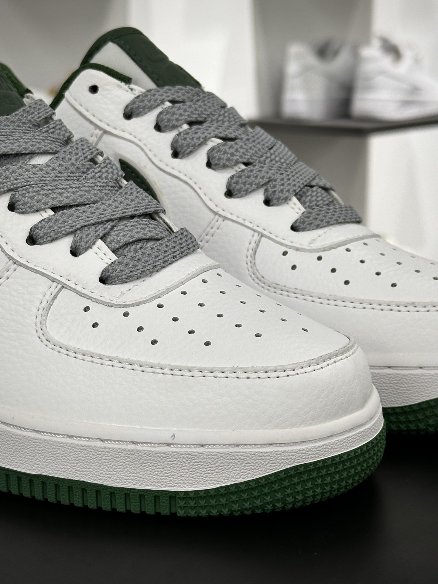 耐克Nike Air Force 1 Low Premium PE”Four Horsemen”空军一号经典板鞋“皮革白深绿四骑士”FB9128-100