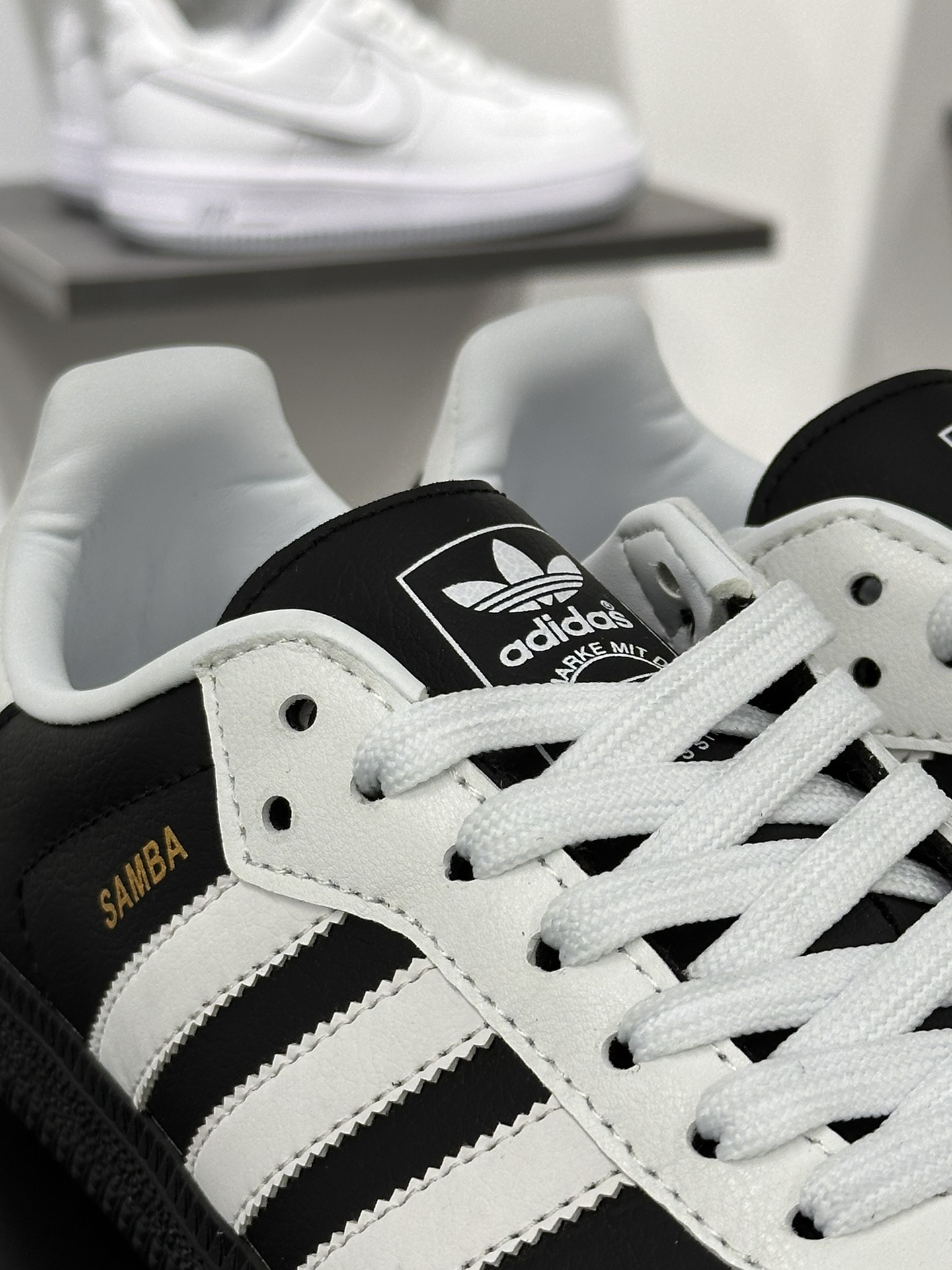 三叶草Adidas Originals Samba OG”Black 75 Anniversary”桑巴舞运动板鞋“熊猫黑白金75周年”JP5282