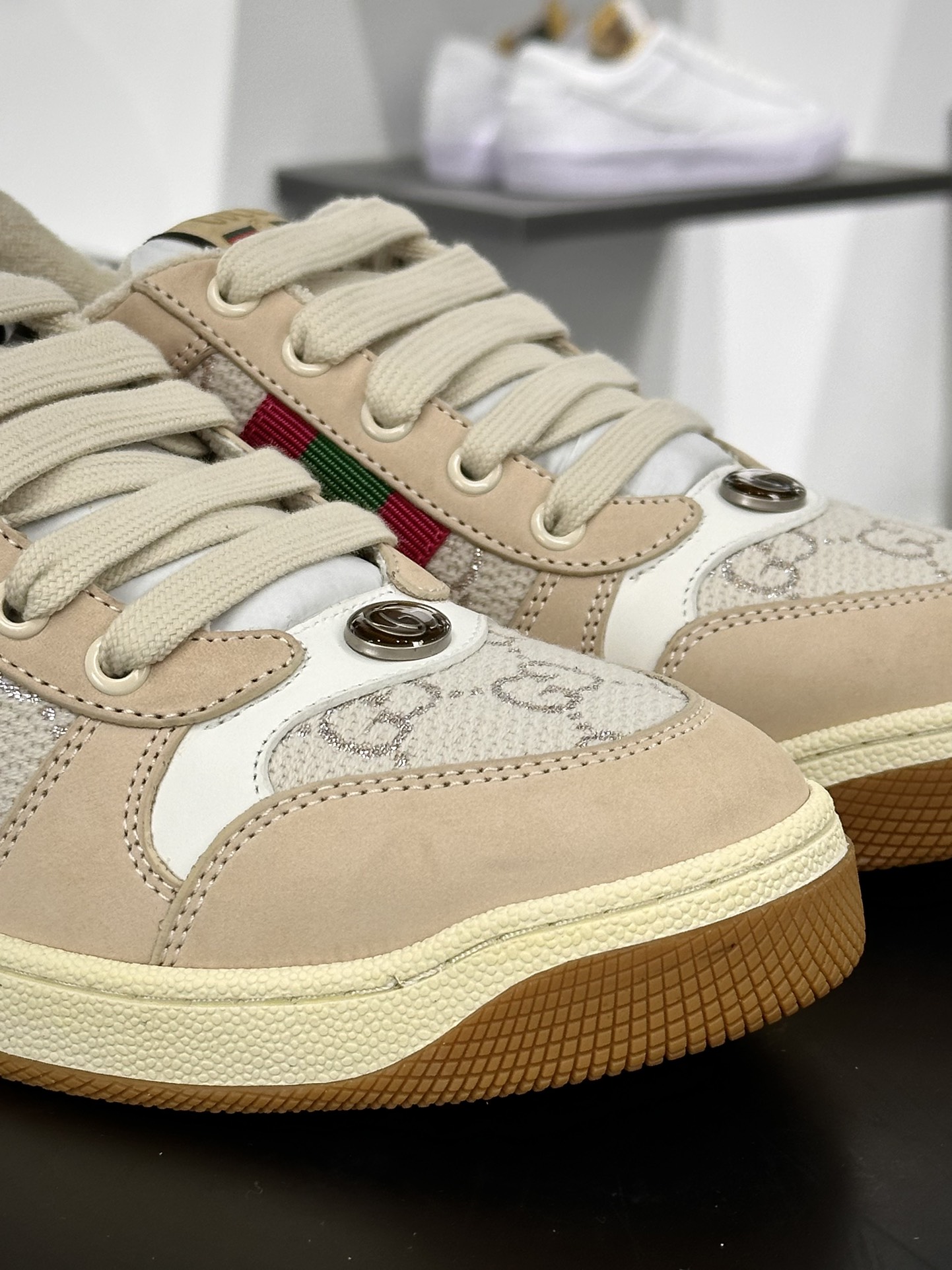 古驰Gucci Screener GG Sneaker Low 经典原型系列休闲板鞋“皮革米白粉绿GG金银丝线”577684 2C830 9150