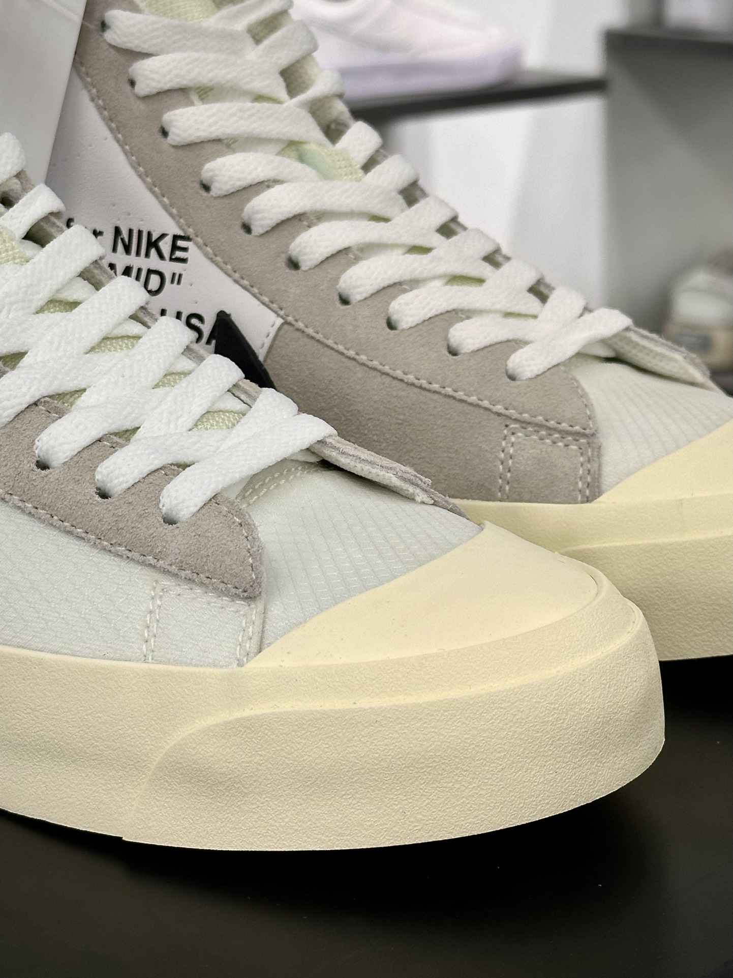 Off-White x Nike Blazer Mid Spooky”Grim Reepers”开拓者经典中帮运动板鞋 AA3832-100