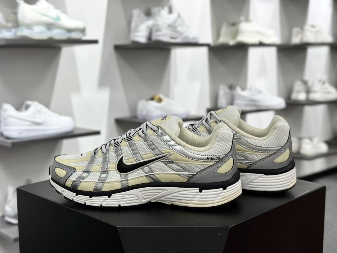 耐克Nike P-6000 Premium”Flat Pewter Light Iron ”系列低帮慢跑鞋 “奶白銀椰奶色”FV6603-100