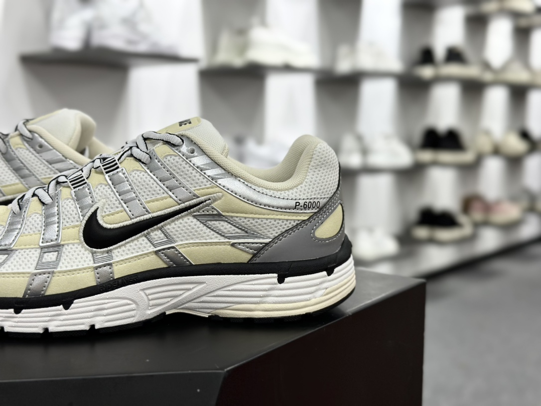 耐克Nike P-6000 Premium”Flat Pewter Light Iron ”系列低帮慢跑鞋 “奶白銀椰奶色”FV6603-100