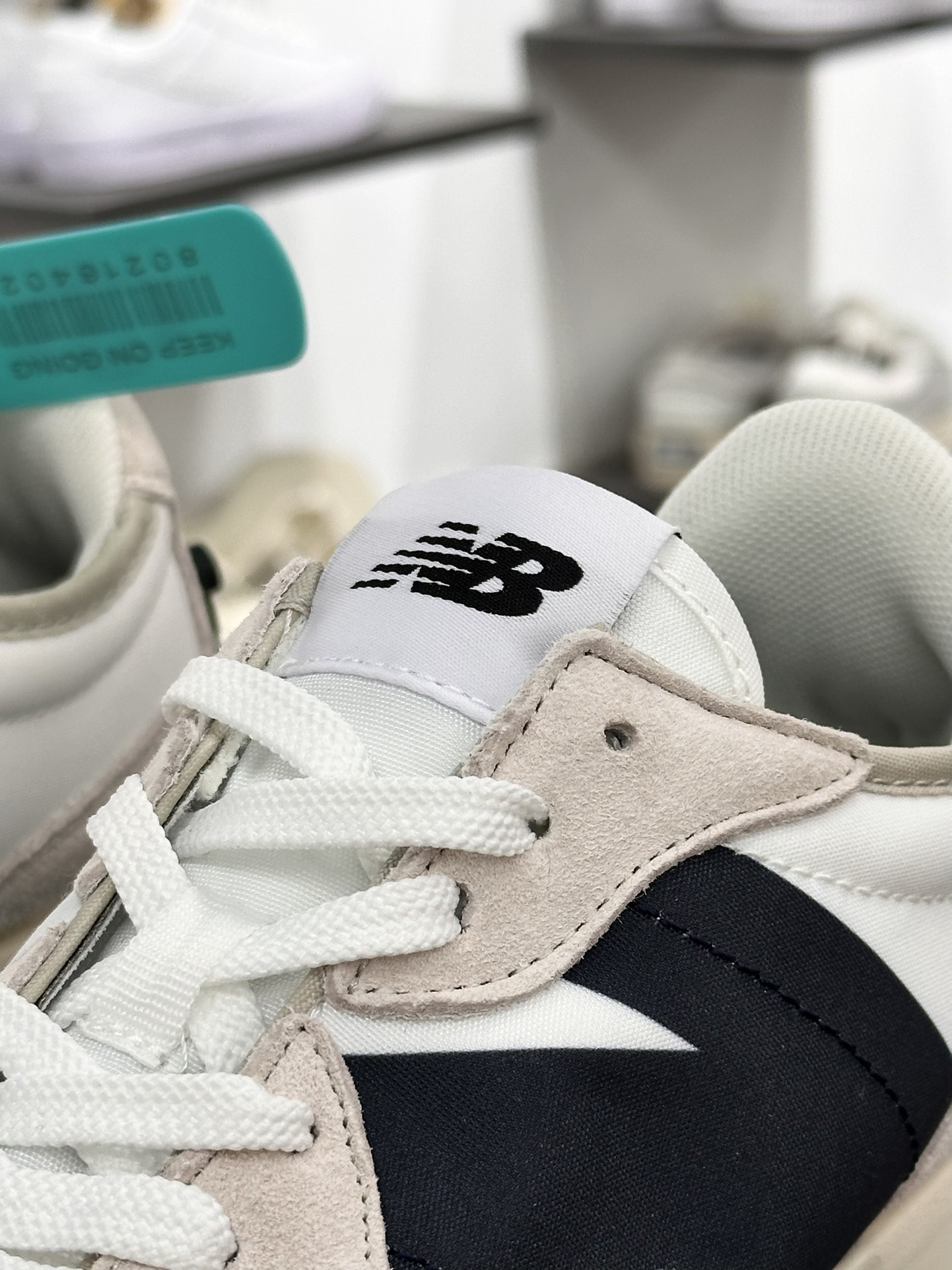 新百伦New Balance MS327系列复古休闲运动慢跑鞋“海盐白灰黑”MS327FE