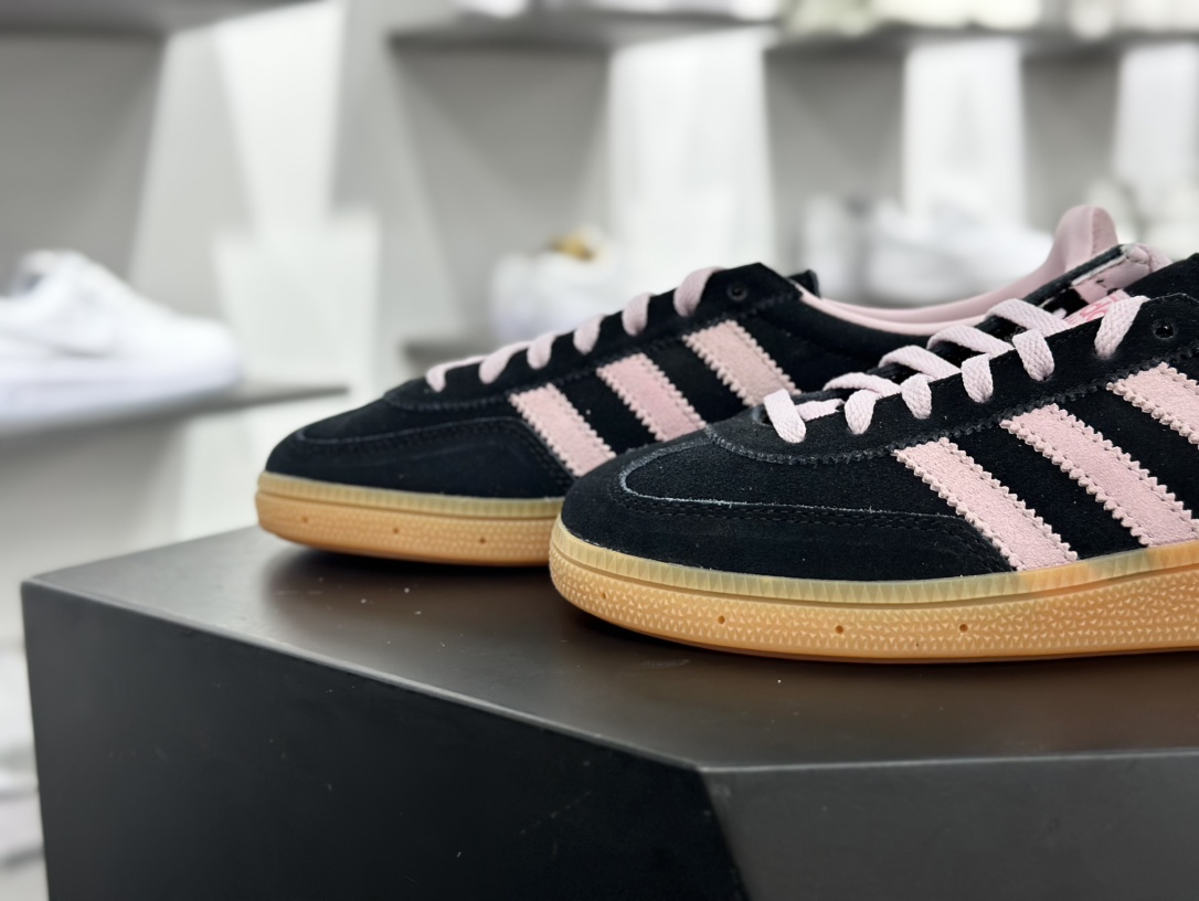 阿迪达斯Adidas Originals Handball SPZL 手球运动员运动板鞋“翻毛黑少女粉焦糖底”IE5897