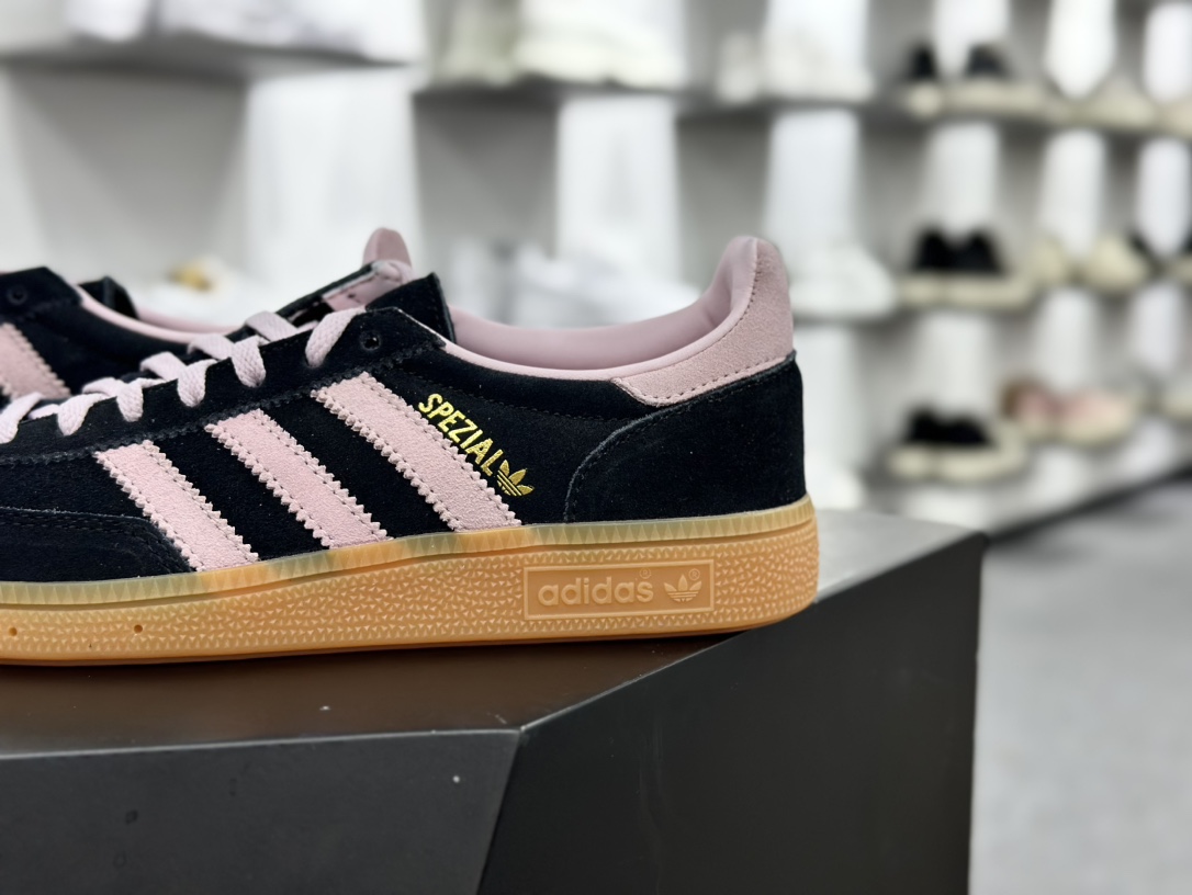 阿迪达斯Adidas Originals Handball SPZL 手球运动员运动板鞋“翻毛黑少女粉焦糖底”IE5897