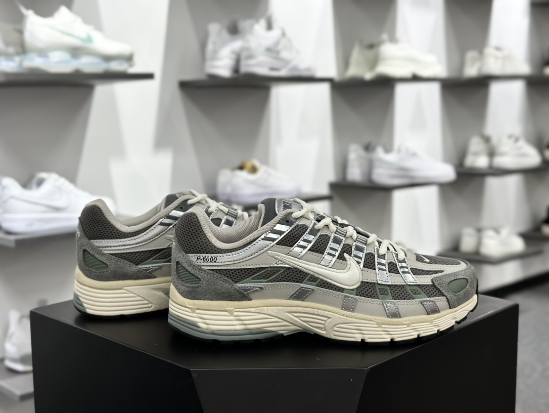 耐克Nike P-6000 Premium”Flat Pewter Light Iron ”系列低帮慢跑鞋“深灰银椰奶白”FN7509-029