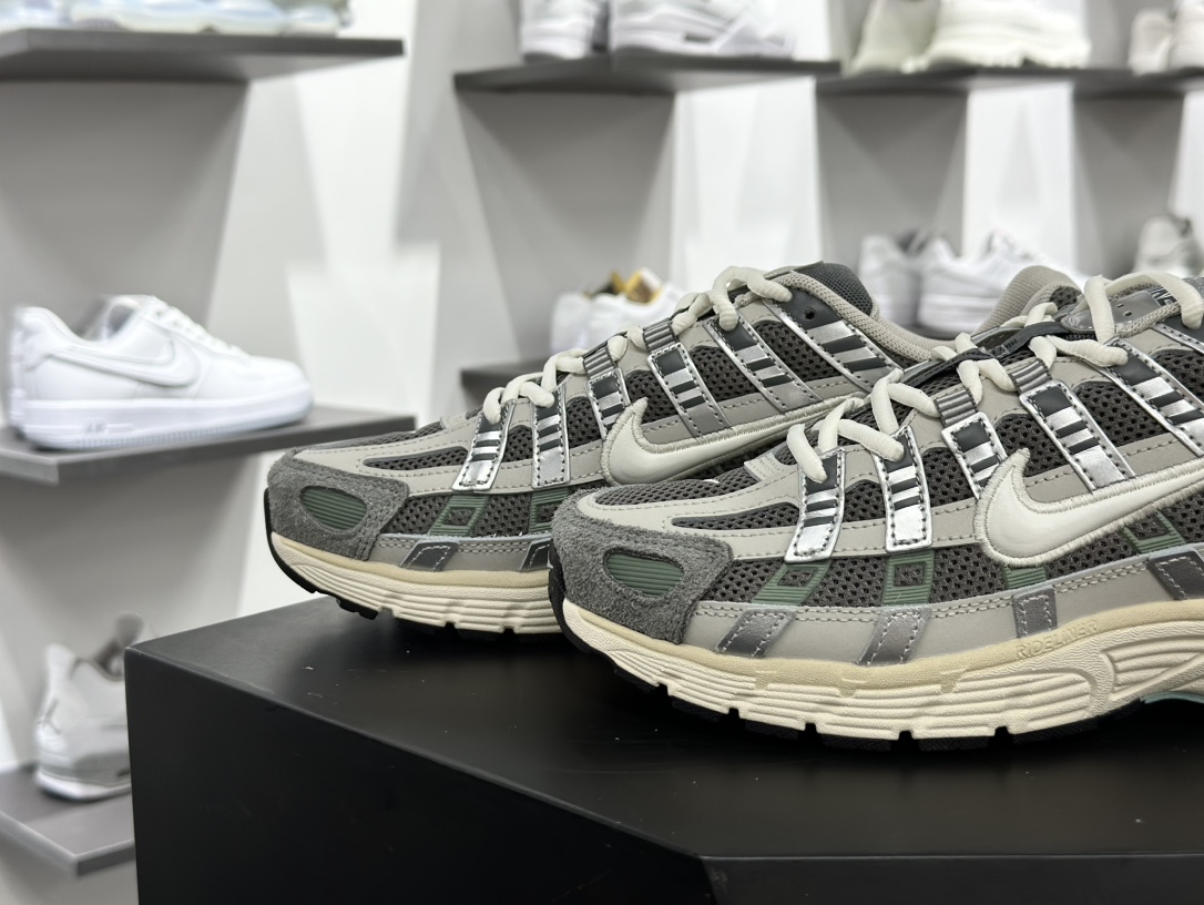 耐克Nike P-6000 Premium”Flat Pewter Light Iron ”系列低帮慢跑鞋“深灰银椰奶白”FN7509-029