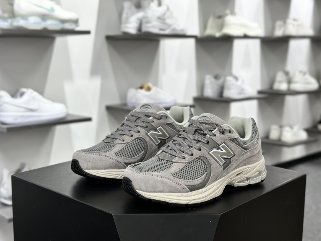 新百伦New Balance 2002R系列低帮复古老爹风休闲运动慢跑鞋“麂皮深灰白米”ML2002RC