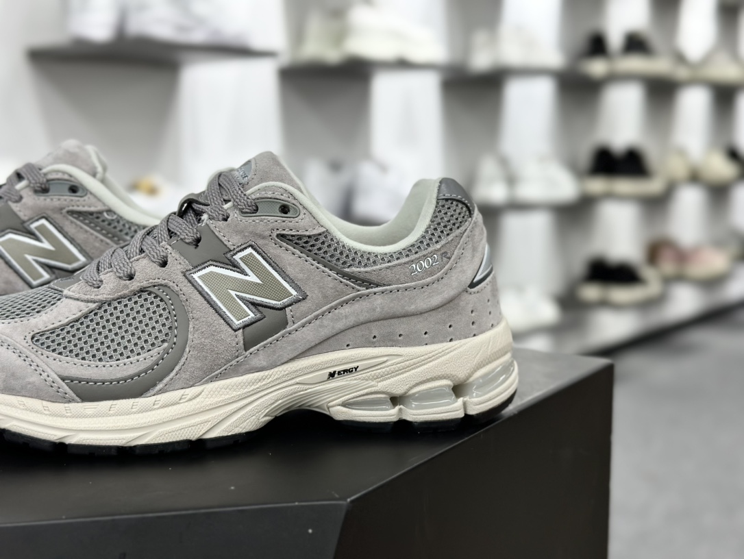 新百伦New Balance 2002R系列低帮复古老爹风休闲运动慢跑鞋“麂皮深灰白米”ML2002RC