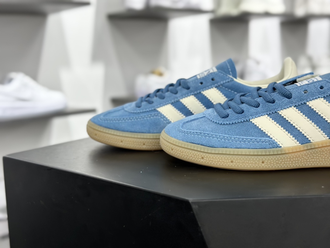 阿迪达斯Adidas Originals Handball SPZL 手球运动员系列百搭休闲运动板鞋“翻毛蓝白奶白焦糖底”IG6194