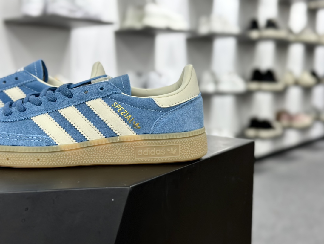 阿迪达斯Adidas Originals Handball SPZL 手球运动员系列百搭休闲运动板鞋“翻毛蓝白奶白焦糖底”IG6194