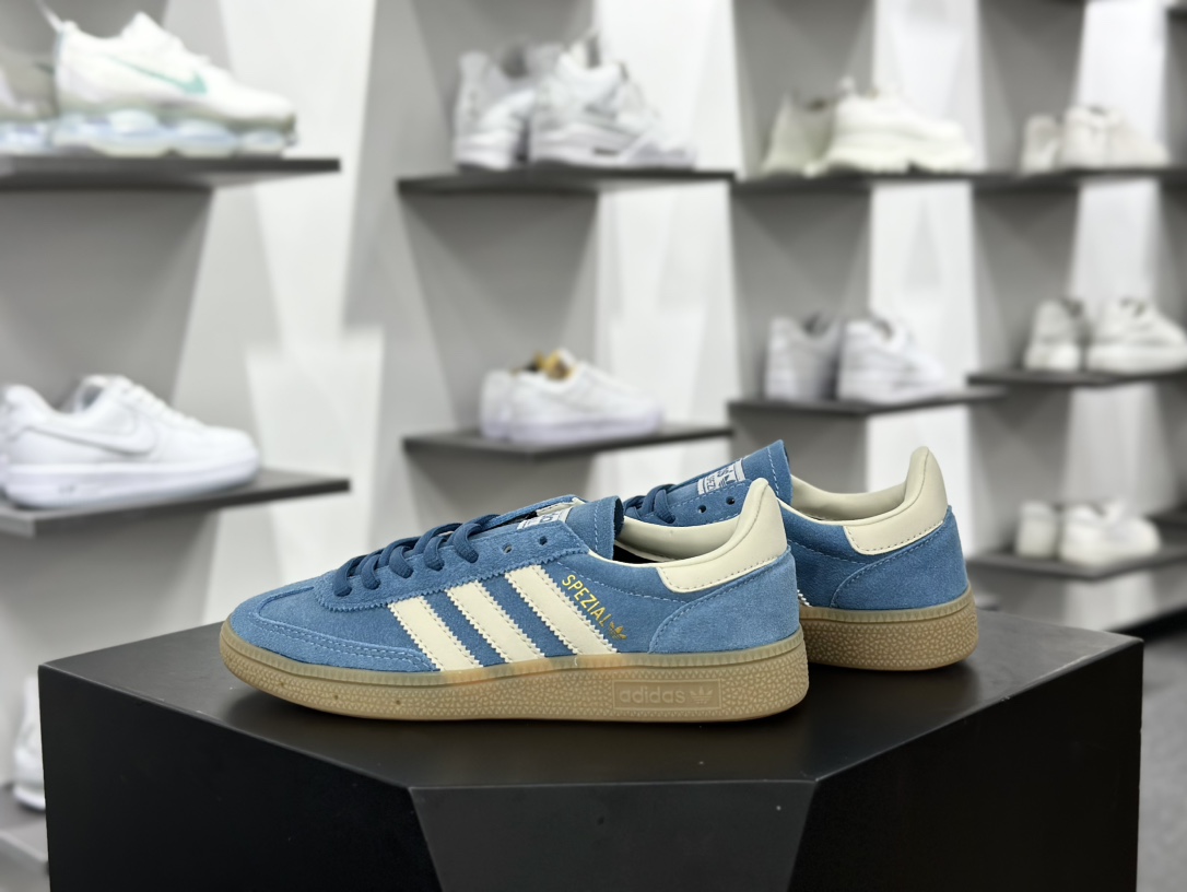 阿迪达斯Adidas Originals Handball SPZL 手球运动员系列百搭休闲运动板鞋“翻毛蓝白奶白焦糖底”IG6194