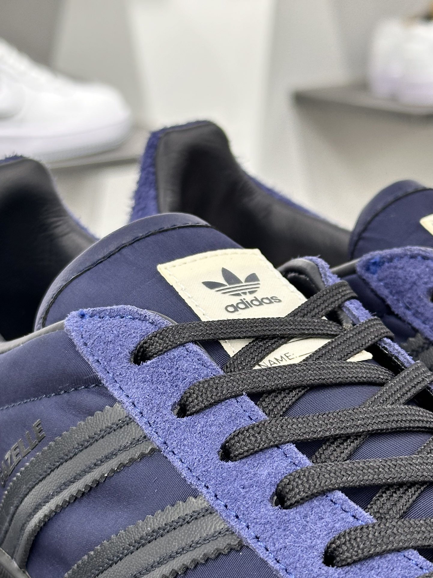 Hikari Shibata x Adidas Gazelle Indoor Trainers”Night Indigo”羚羊内训板鞋“联名靛蓝黑蓝莓生胶底”IH9986