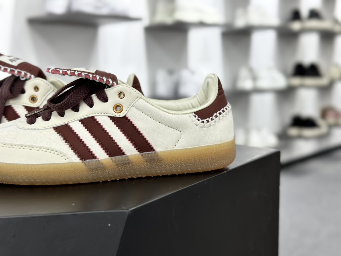 Wales Bonner x Adidas Originals Samba Classic”Pony Tonal”桑巴舞板鞋“联名米白酒红马毛生胶底”IE0586