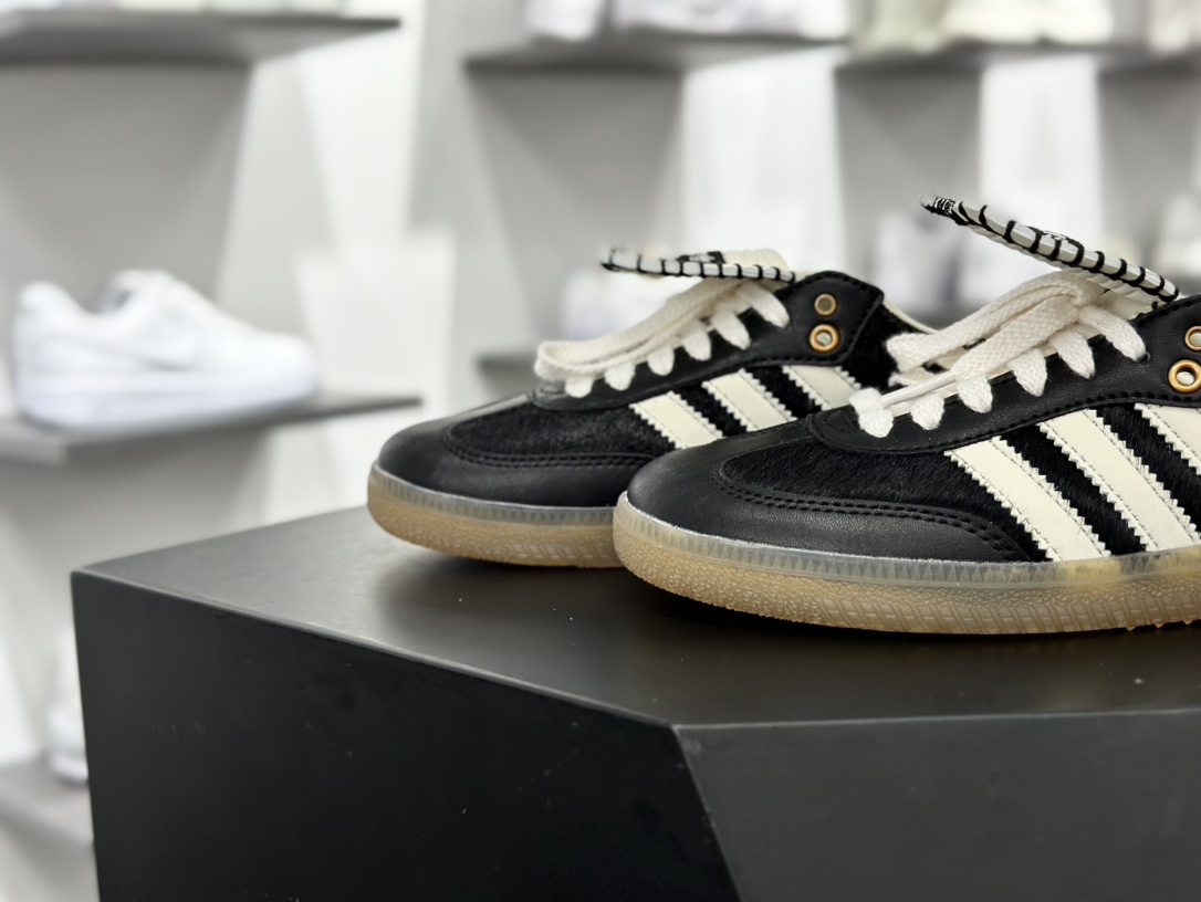 Wales Bonner x Adidas Originals Samba Classic”Pony Tonal”桑巴舞皮革板鞋“联名黑米白马毛生胶底”IE0580