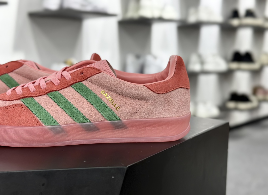 阿迪达斯Adidas Gazelle Indoor Trainers 羚羊内训系列低帮板鞋“翻毛西瓜粉绿”IG6782