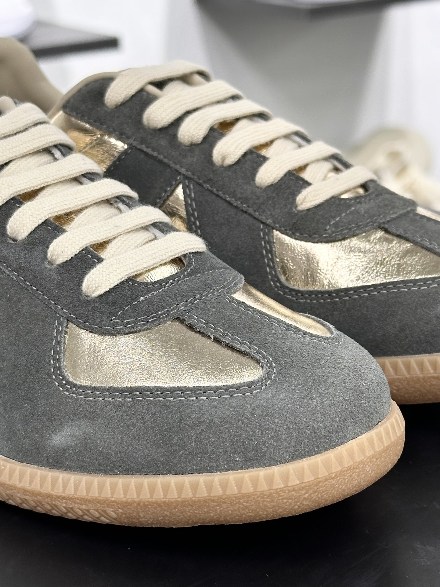 Maison Margiela 22 Classic Replica Leather Low Sneaker 经典小白板鞋“香槟金深灰焦糖底”S57 WS0236 P1895 102