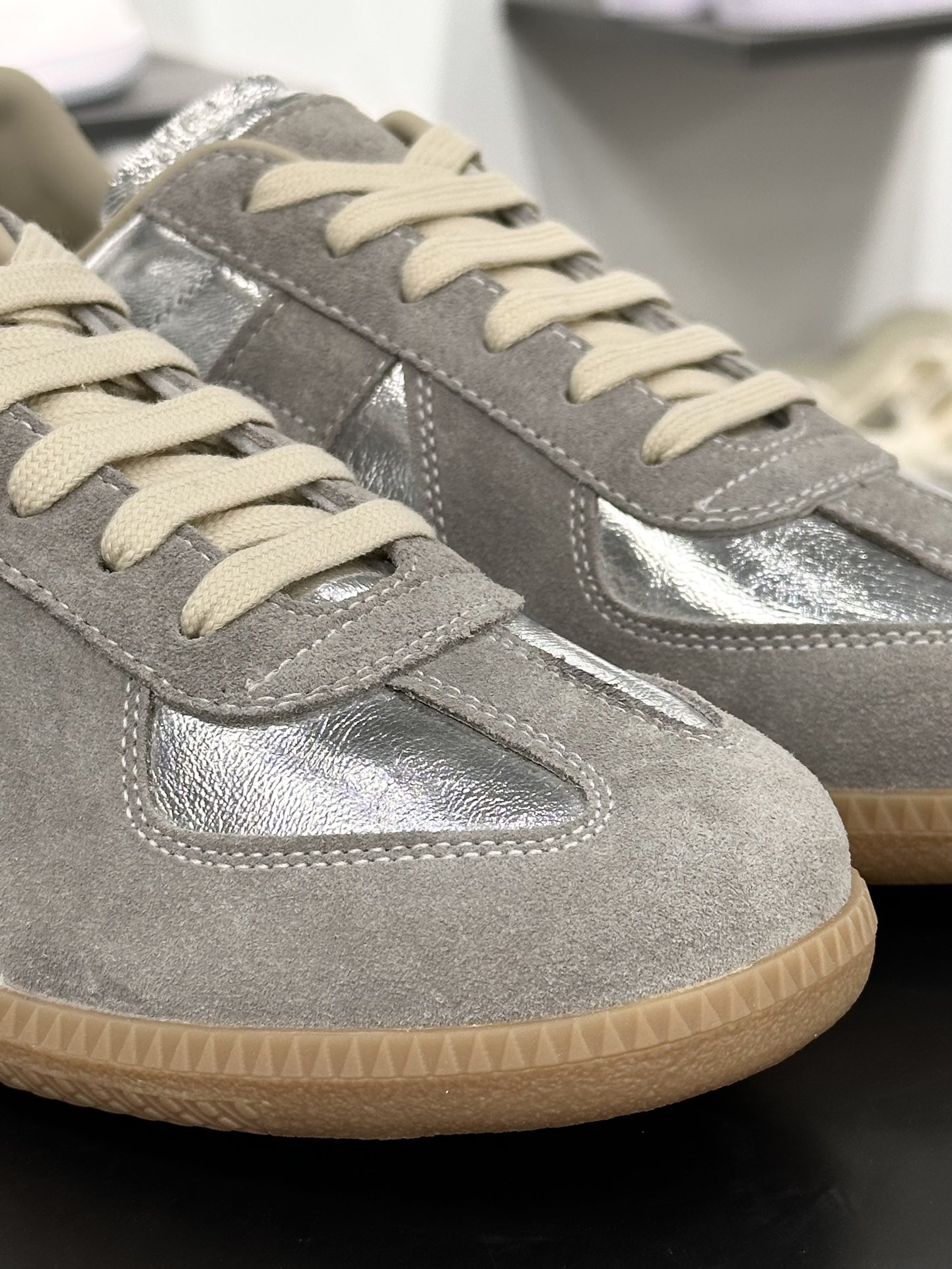 Maison Margiela 22 Classic Replica Leather Low Sneaker 经典绅士板鞋“银灰焦糖底”S37 WS0389 SY0278 961