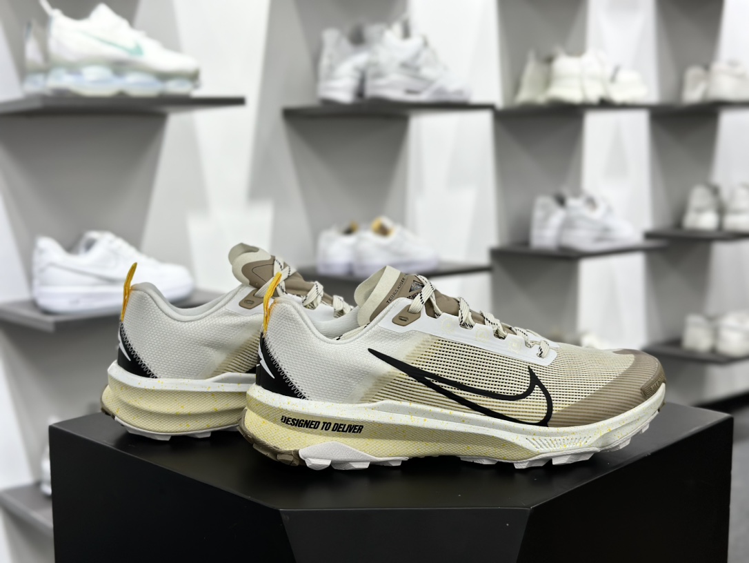 耐克Nike Zoom Terra Kiger 9 Low 泰拉基格9代系列低帮慢跑鞋“网织卡其黄白黑”DR2693-100