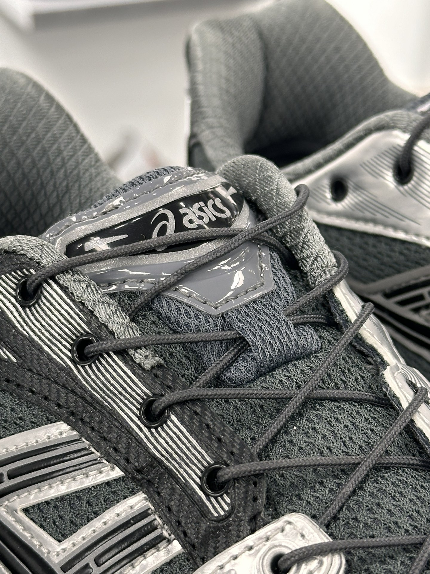 UNAFFECTED x ASICS Gel Kayano 14 ”Infinite Wonders Pack”跑步鞋“联名拼接银黑”1201A922-020