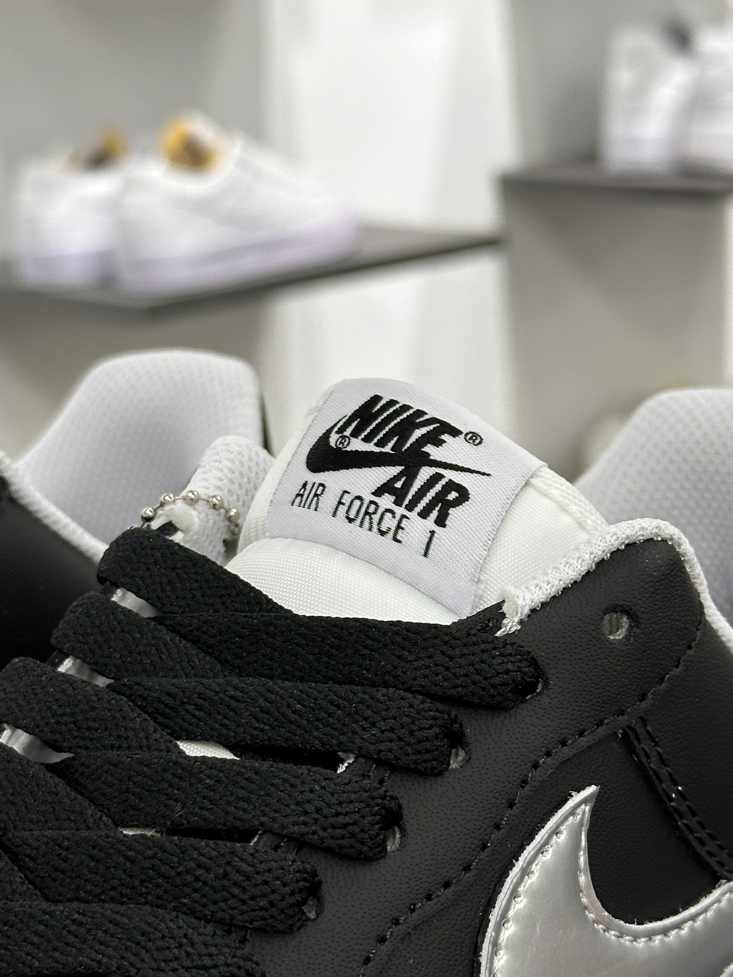 耐克Nike Air Force 1 07 LV8 Low”Black Silver”空军一号系列经典板鞋“黑银玫瑰涂鸦”FQ4296-101