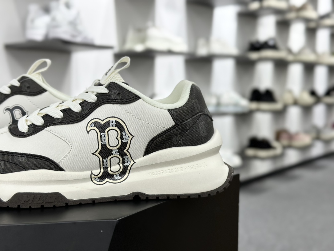 Boston Red x MLB Chunky Runner Liner 莱纳系列低帮慢跑鞋“牛仔黑白B字母印花”3ARNCRD4N-GP001