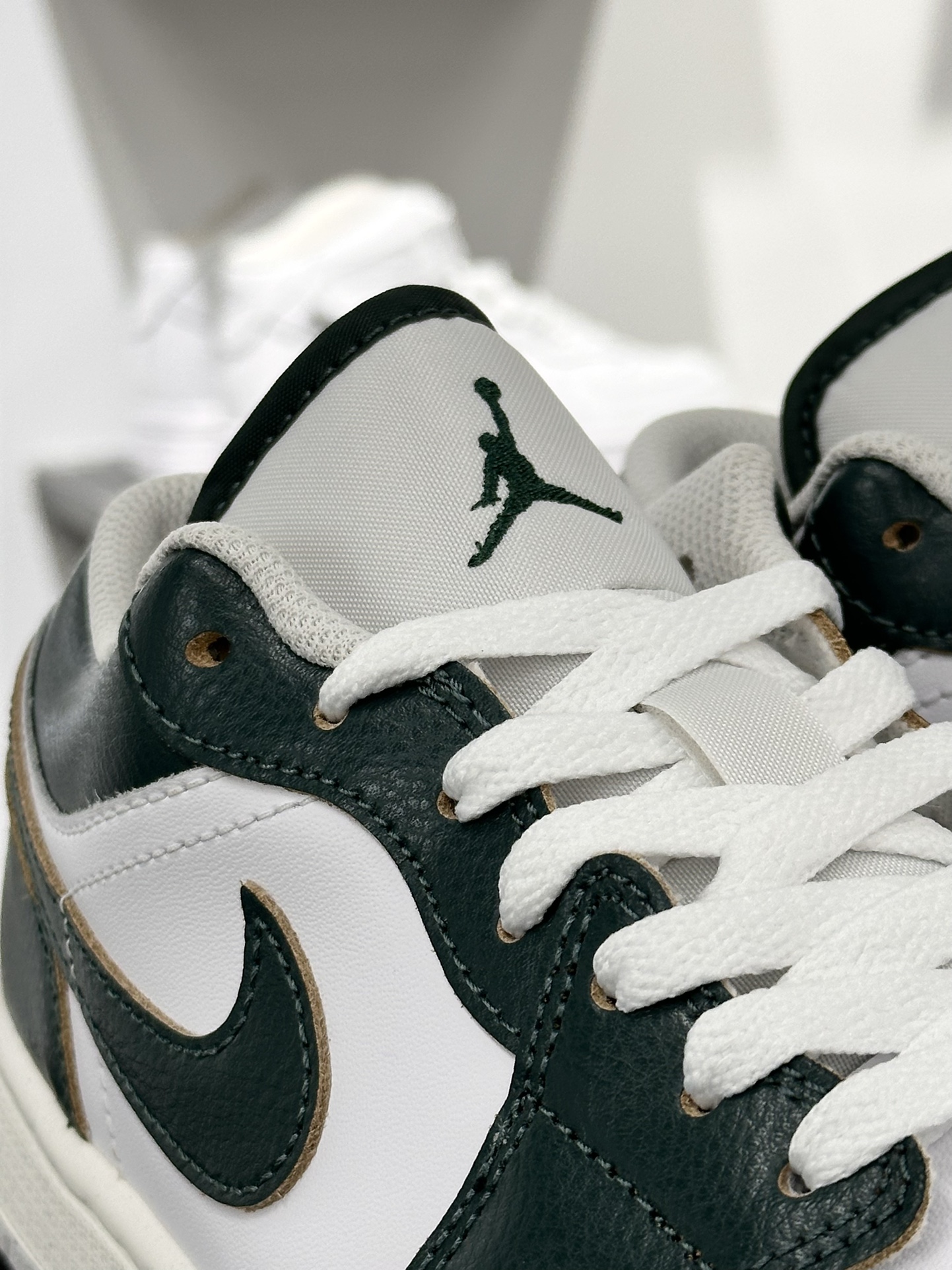 耐克Nike Air Jordan 1 Low”Oxidized Green/Sail”AJ1乔丹一代低帮篮球鞋“氧化绿帆白”FQ7687-300