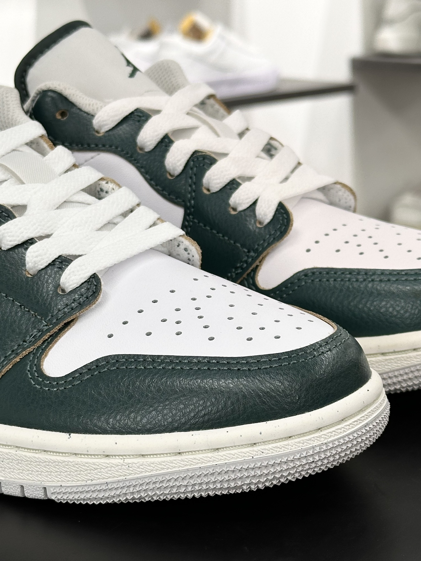 耐克Nike Air Jordan 1 Low”Oxidized Green/Sail”AJ1乔丹一代低帮篮球鞋“氧化绿帆白”FQ7687-300