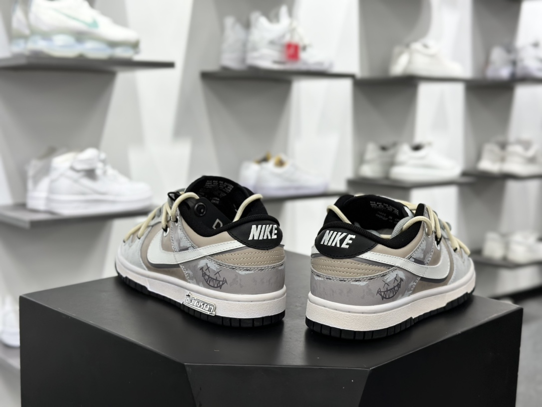 耐克Nike SB Dunk Low Lot”Pudding Milk Tea”扣篮系列低帮板鞋“灰白爱心卡其布丁奶茶绑绳”CW1590-100