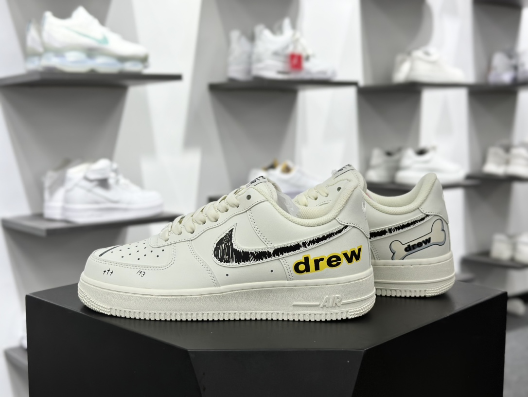 耐克Nike Air Force 1'07 Low”White/Blalck/Drew”空军一号板鞋“皮革白黑黄Drew涂鸦”CW2288-663