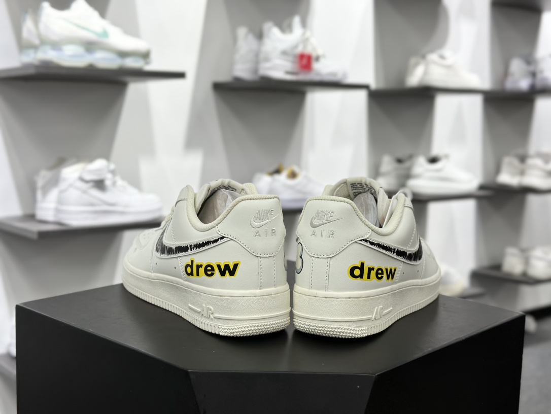 耐克Nike Air Force 1'07 Low”White/Blalck/Drew”空军一号板鞋“皮革白黑黄Drew涂鸦”CW2288-663