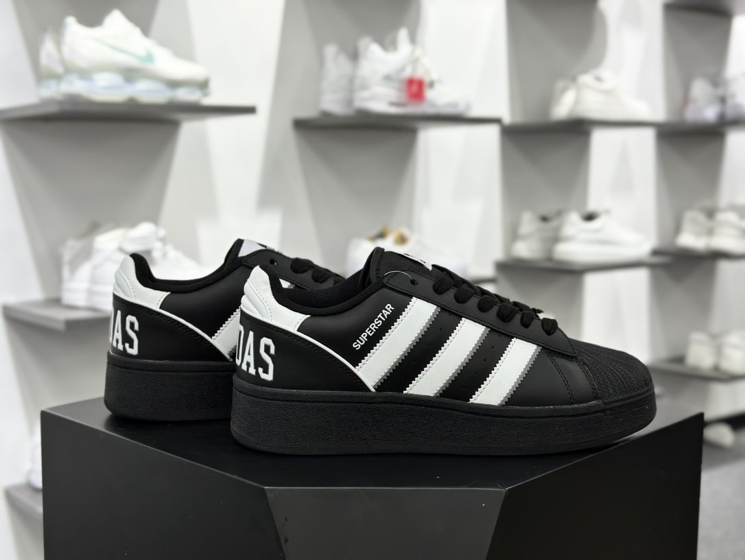 三叶草Adidas Originals Superstar XLG 贝壳头板鞋“皮革黑白深灰字母LOGO”IE0022