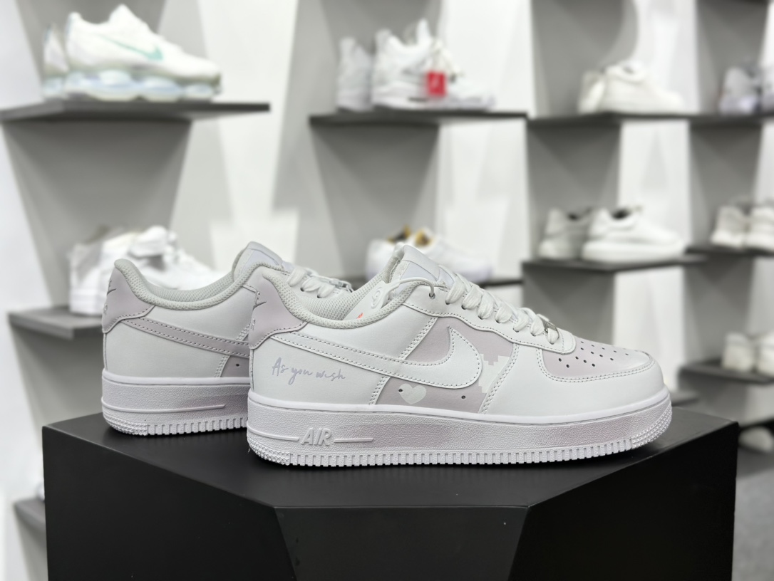 耐克Nike Air Force 1 07 LV8 Low”Valentine's Day”空军一号系列板鞋“白淡粉紫环绕星球爱心涂鸦”CW2288-111