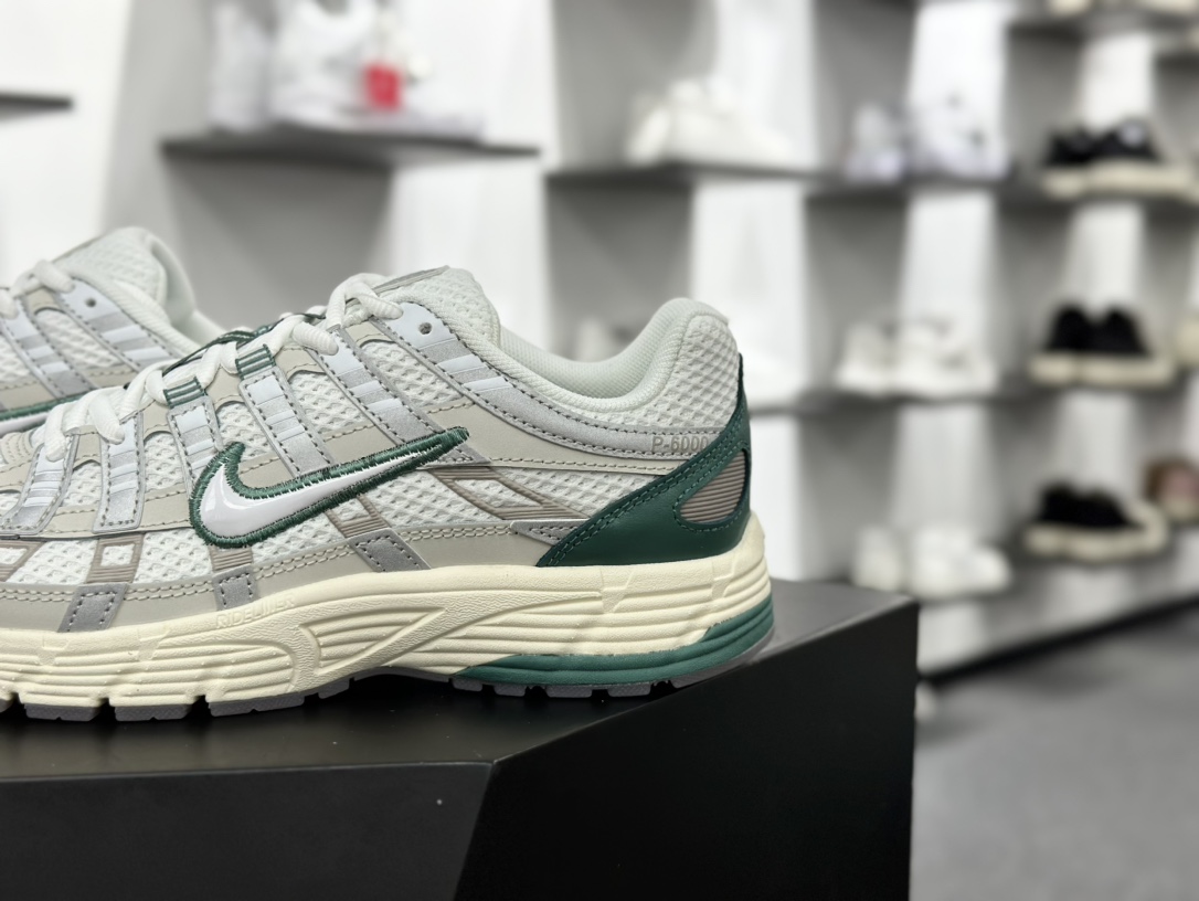 耐克Nike P-6000 Premium”Light Bone Green”系列低帮慢跑鞋“白绿奶油底”HF4308-072