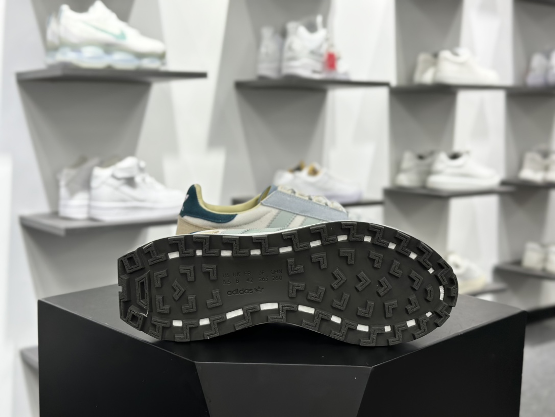 阿迪达斯Adidas Originals Retropy Boost E5 系列复古赛车慢跑鞋“淡蓝绿卡其刺绣三叶草”IF6810