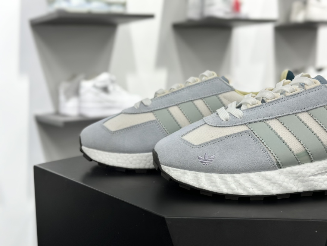 阿迪达斯Adidas Originals Retropy Boost E5 系列复古赛车慢跑鞋“淡蓝绿卡其刺绣三叶草”IF6810