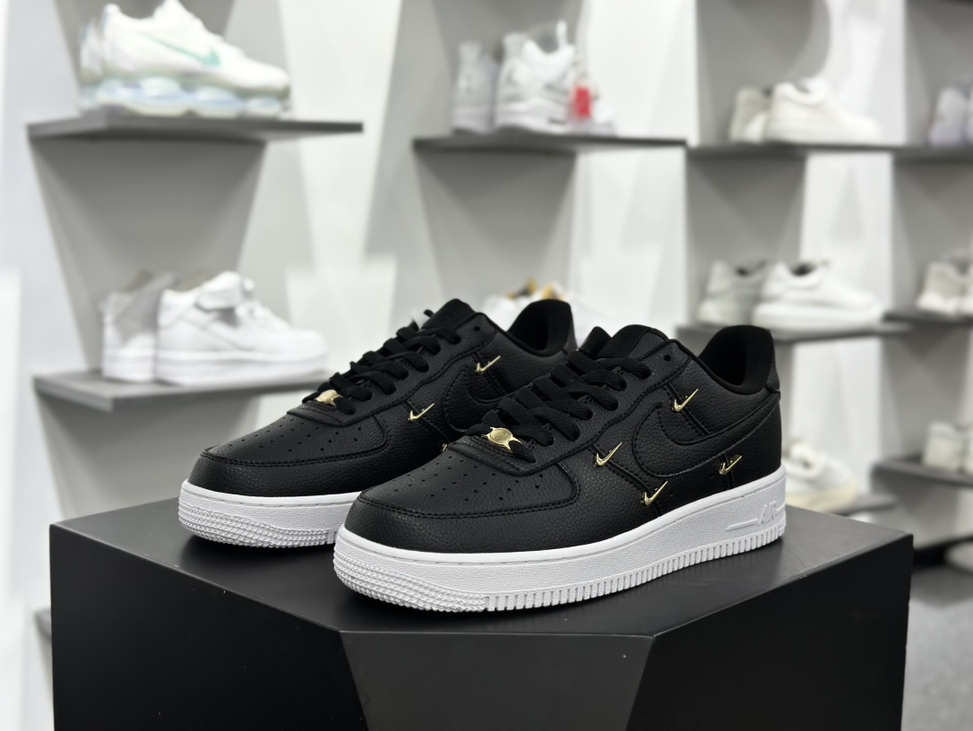 耐克Nike Wmns Air Force 1′ 07 LX”Chrome Swooshes Black”空军一号板鞋“皮革黑宝蓝小金四钩”CT1990-001