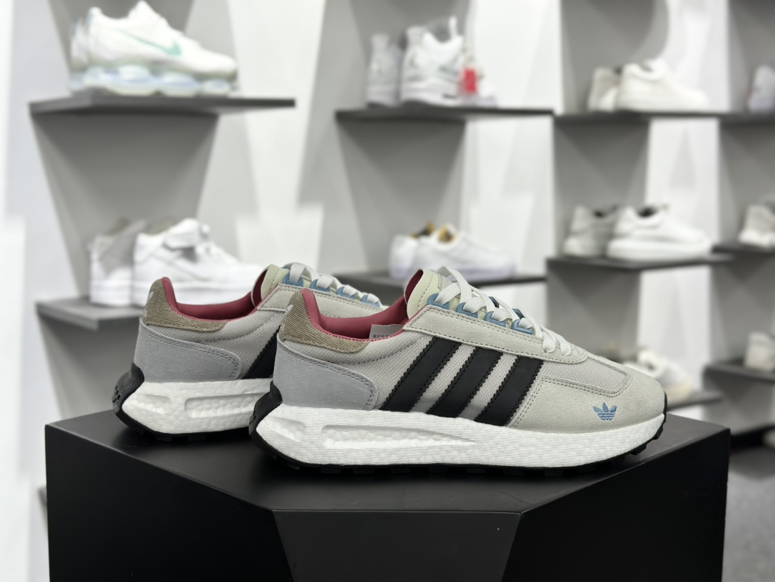 阿迪达斯Adidas Originals Retropy Boost E5 系列复古赛车慢跑鞋“浅灰碳灰蓝刺绣三叶草”IF6809