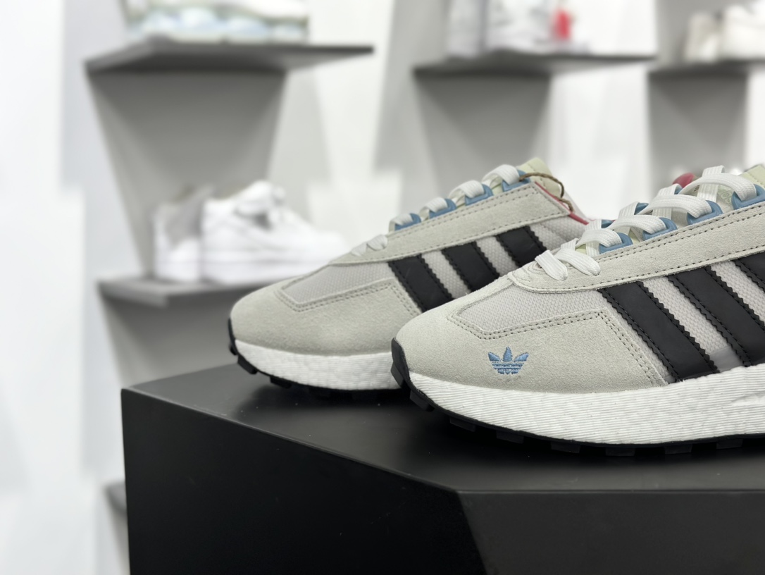 阿迪达斯Adidas Originals Retropy Boost E5 系列复古赛车慢跑鞋“浅灰碳灰蓝刺绣三叶草”IF6809